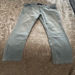 New with Tags - Hollister Men’s Epic Flex SLIM STRAIGHT waist 38 Length 30.
